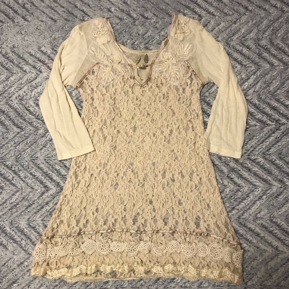 —2 for $20–Lace Cream Top Sz S